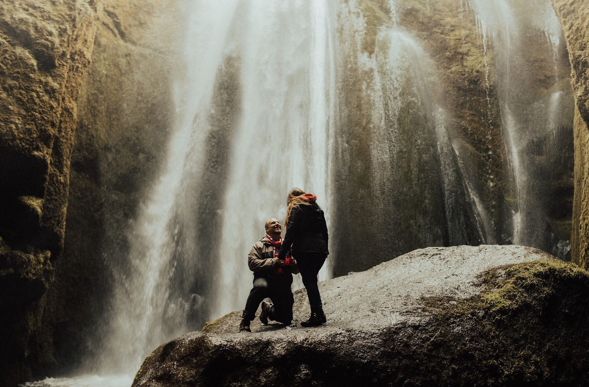 Thomas Agostino proposing to Stefanie Burgio.