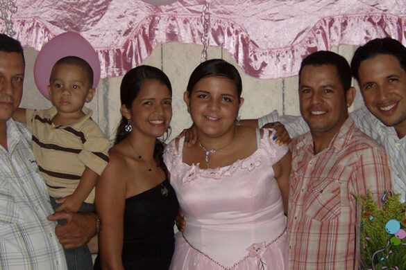 Carmen Torres with three of her brothers, her sister and one of her nephews.
